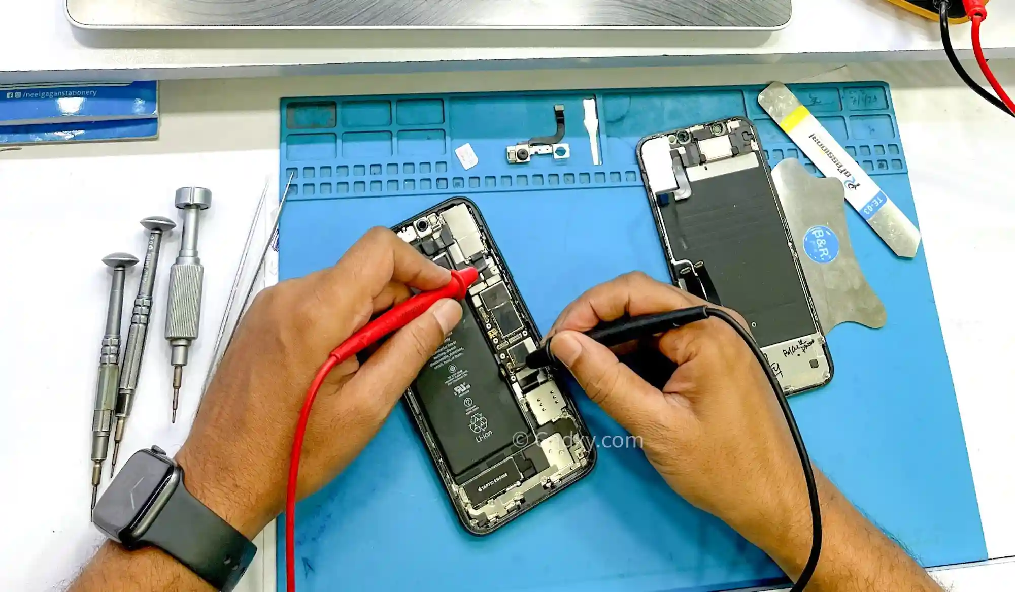 Advantages of Local Tech Initiatives in Elevating Phone Repair Services